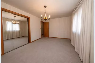 719 Locust St, Hempfield Township, PA 15601 - Photo 4