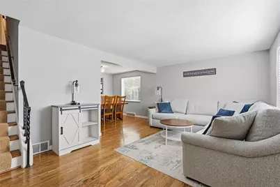 654 Crystal Dr, Pittsburgh, PA 15228 - Photo 10