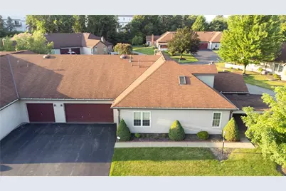 23 Ashford Dr, Cranberry Township, PA 16066 - Photo 2