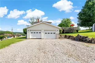 207 McCormick Ave, Bentleyville, PA 15314 - Photo 34