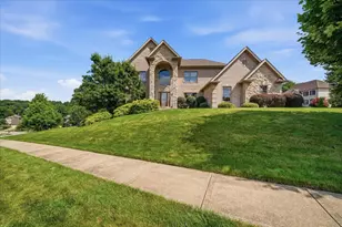 807 Cavan Dr, Cranberry Township, PA 16066 - Photo 4