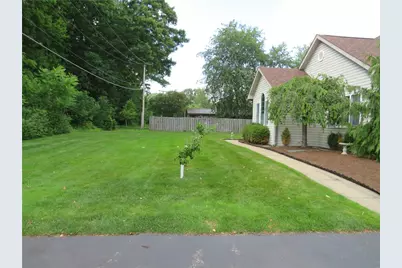 806 Kocher Dr, Grove City Boro, PA 16127 - Photo 8