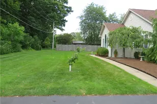 806 Kocher Dr, Grove City Boro, PA 16127 - Photo 8