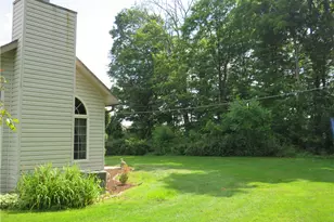 806 Kocher Dr, Grove City Boro, PA 16127 - Photo 12