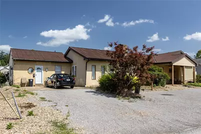 3700 49th Street, Pulaski Township, PA 15066 - Photo 2