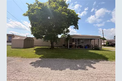 3202 46th St, Pulaski Township, PA 15066 - Photo 2
