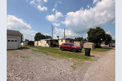 3202 46th St, Pulaski Township, PA 15066 - Photo 4