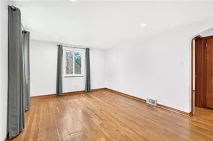 143 Lily Dr, Pittsburgh, PA 15116 - Photo 12