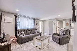 120 Elmwood Dr, Pittsburgh, PA 15116 - Photo 20