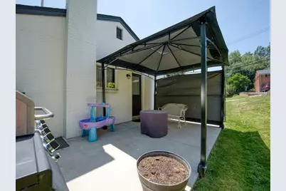 120 Elmwood Dr, Pittsburgh, PA 15116 - Photo 10