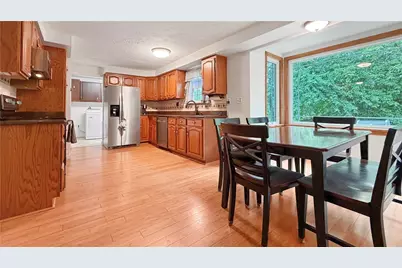 103 Lakeview Dr, Robinson Twp, PA 15136 - Photo 10