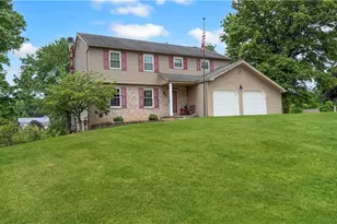 103 Lakeview Dr, Robinson Twp, PA 15136 - Photo 2