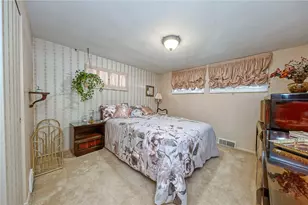422 Woodrift Ln, Pittsburgh, PA 15236 - Photo 8