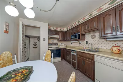 422 Woodrift Ln, Pittsburgh, PA 15236 - Photo 6