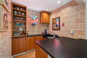 2474 Wedgewood Dr, Pittsburgh, PA 15090 - Photo 16