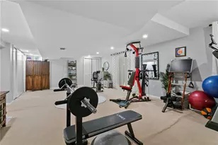2474 Wedgewood Dr, Pittsburgh, PA 15090 - Photo 36
