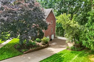 2474 Wedgewood Dr, Pittsburgh, PA 15090 - Photo 48