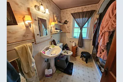 222 Crooked Run Rd, North Versailles, PA 15137 - Photo 10