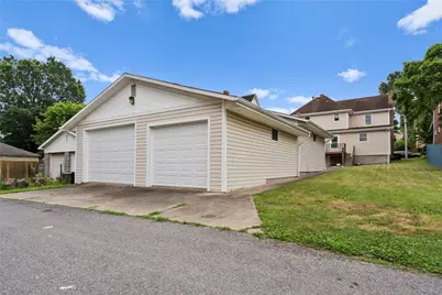 648 Chestnut St, Bridgeville, PA 15017 - Photo 2