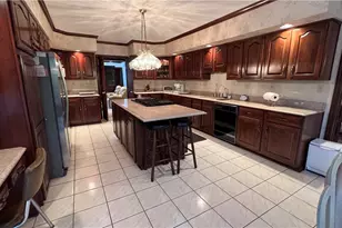 258 Cobblestone Dr, Hempfield Township, PA 15601 - Photo 8