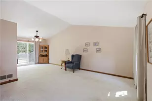 10 Kohleen Dr, Robinson Twp, PA 15136 - Photo 8