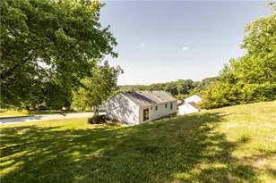 10 Kohleen Dr, Robinson Twp, PA 15136 - Photo 4