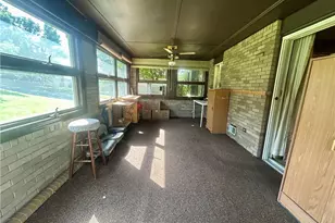 1061 Old Post Rd, South Park, PA 15129 - Photo 16
