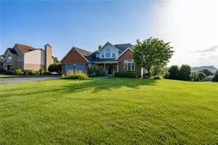 32 Saddlebrook Dr, Hempfield Township, PA 15601 - Photo 1
