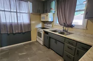 916 Harrison St, New Castle, PA 16101 - Photo 14