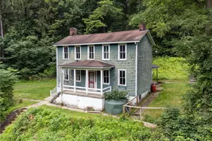 911 Whitten Hollow Rd, Upper Burrell, PA 15068 - Photo 2