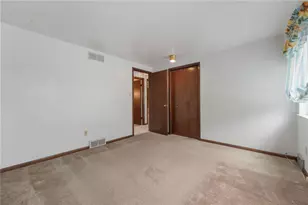 261 Shasta Dr, Pittsburgh, PA 15239 - Photo 10
