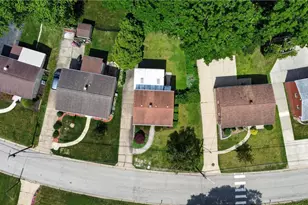 577 Arbor Ln, Pittsburgh, PA 15236 - Photo 2