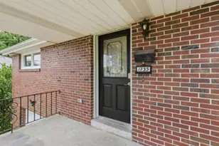 1735 Rebecca St, New Kensington, PA 15068 - Photo 6