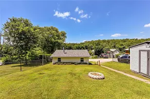 8018 Hayward St, Hempfield Township, PA 15691 - Photo 10