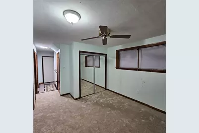 5163 Rosecrest Dr, East Pittsburgh, PA 15201 - Photo 12