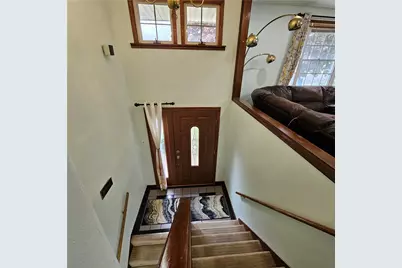 5163 Rosecrest Dr, East Pittsburgh, PA 15201 - Photo 4