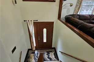 5163 Rosecrest Dr, East Pittsburgh, PA 15201 - Photo 4