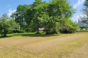 385 Maple Ave, Hooversville Boro, PA 15936 - Photo 4