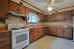 385 Maple Ave, Hooversville Boro, PA 15936 - Photo 8