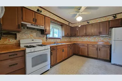 385 Maple Avenue, Hooversville Boro, PA 15936 - Photo 6