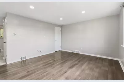 3856 Hilpert St, Pittsburgh, PA 15227 - Photo 4