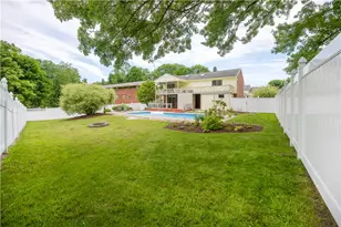 241 Laurel Dr, Greensburg, PA 15601 - Photo 12