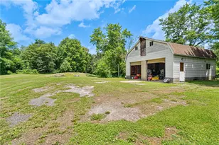 642 Wallace Run Rd, Big Beaver, PA 15010 - Photo 2