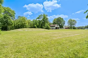 642 Wallace Run Rd, Big Beaver, PA 15010 - Photo 10