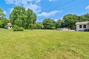 642 Wallace Run Rd, Big Beaver, PA 15010 - Photo 12