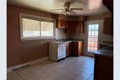 218 Meadow Ave, Charleroi Boro, PA 15022 - Photo 4