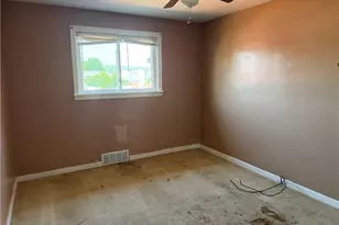 218 Meadow Ave, Charleroi Boro, PA 15022 - Photo 10