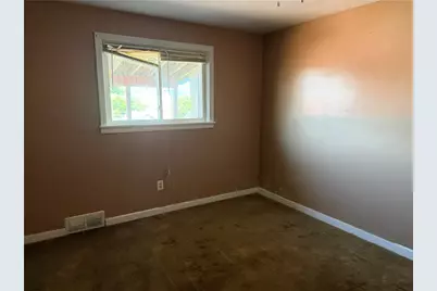 218 Meadow Ave, Charleroi Boro, PA 15022 - Photo 6