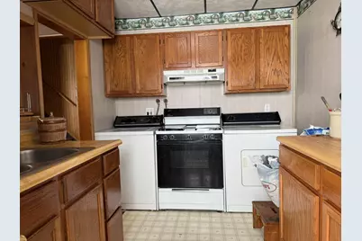 1004 Wallace Street, Vandergrift, PA 15690 - Photo 6