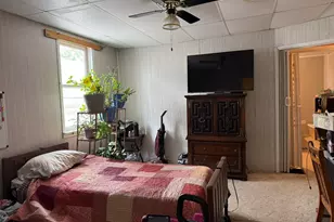 1004 Wallace St, Vandergrift, PA 15690 - Photo 10
